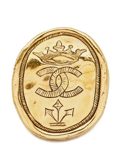 Pre-owned Chanel Cc Crown Brooch In Gold