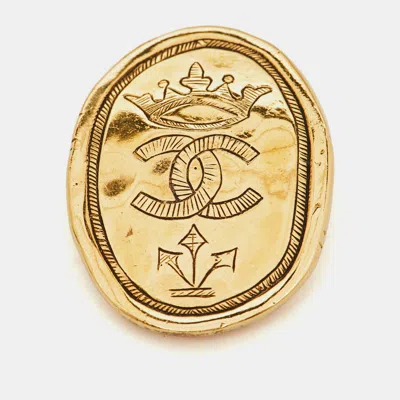 Pre-owned Chanel Cc Crown Motif Gold Tone Pin Brooch