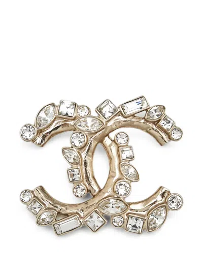 Pre-owned Chanel Cc Crystal-embellished Brooch In Gold