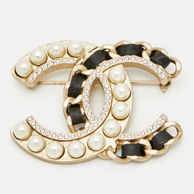 Pre-owned Chanel Cc Crystals Faux Pearl Leather Gold Tone Brooch