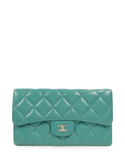 Pre-owned Chanel Cc Diamond-quilted Long Wallet In Green