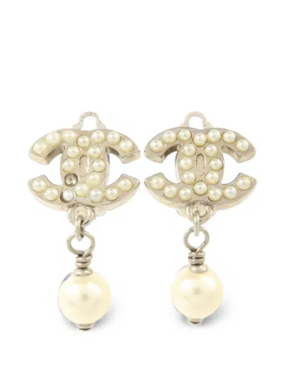 Pre-owned Chanel Cc Drop Earrings In Silver