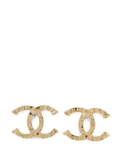 Pre-owned Chanel Cc Earrings In Gold