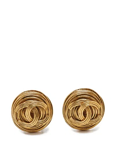 Pre-owned Chanel Cc Embossed Detail Earrings In Gold