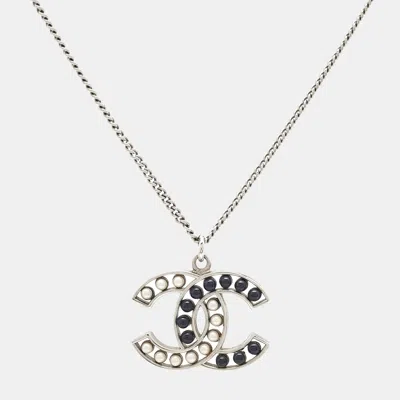 Pre-owned Chanel Cc Enamel Faux Pearl Silver Tone Pendant Necklace
