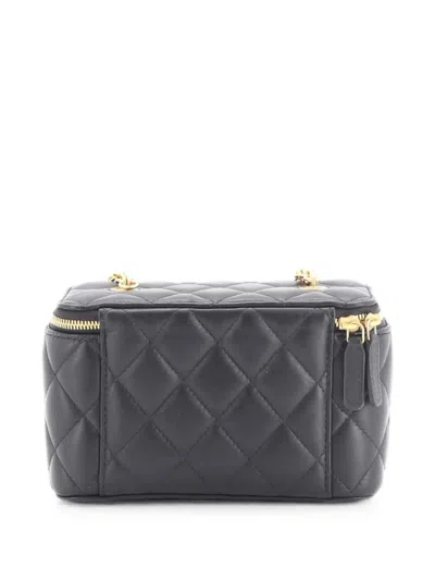Pre-owned Chanel Cc Enamel Pearl Charm Me Vanity Case With Chain Quilted Lambskin Small Crossbody Bag In Black