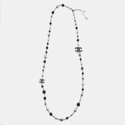Pre-owned Chanel Cc Faux Pearl Beads Enamel Silver Tone Station Necklace