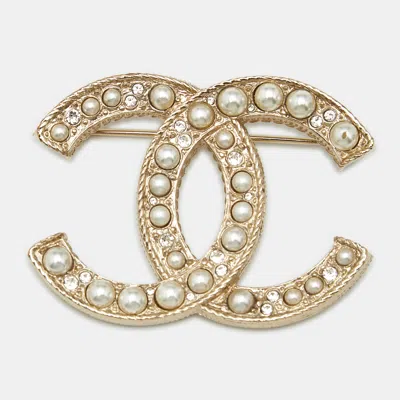 Pre-owned Chanel Cc Faux Pearl Crystals Gold Tone Brooch