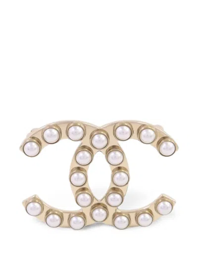 Pre-owned Chanel Cc Faux-pearl Brooch In Gold