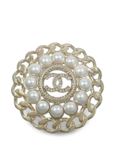 Pre-owned Chanel Cc Faux-pearl Brooch In Gold