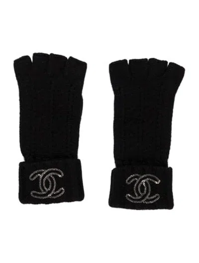 Pre-owned Chanel Cc Fingerless Gloves In Black