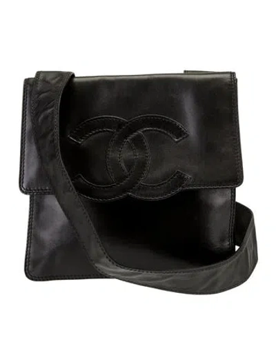 Pre-owned Chanel Cc Flap Messenger Bag In Black