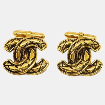 Pre-owned Chanel Cc Gold Cuffs