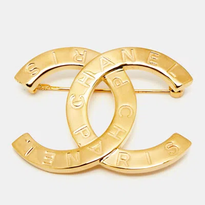 Pre-owned Chanel Cc Gold Tone Brooch