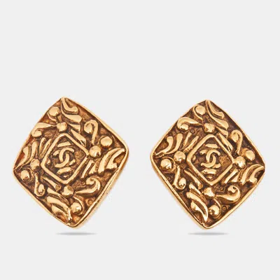 Pre-owned Chanel Cc Gold Tone Clip On Earrings