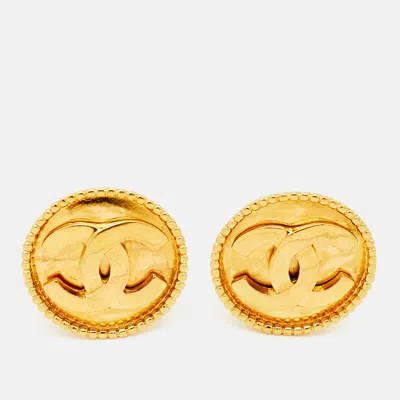 Pre-owned Chanel Cc Gold Tone Round Clip-on Stud Earrings