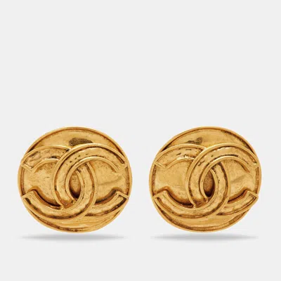 Pre-owned Chanel Cc Gold Tone Round Clip-on Stud Earrings