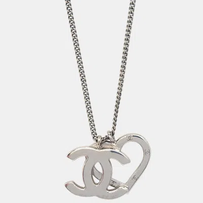 Pre-owned Chanel Cc Heart Chain Necklace Silver