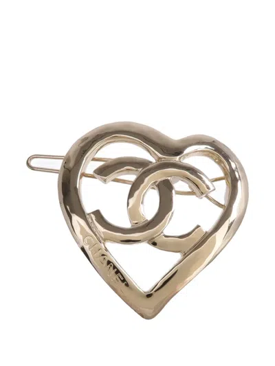 Pre-owned Chanel Cc Heart Hair Clip In Gold