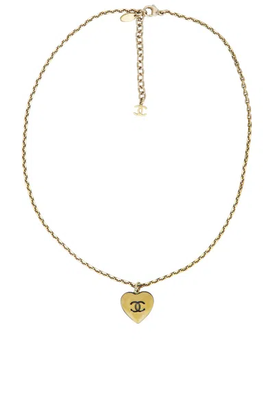 Pre-owned Chanel Cc Heart Necklace In Gold