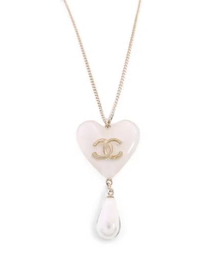 Pre-owned Chanel Cc Heart Necklace In Gold