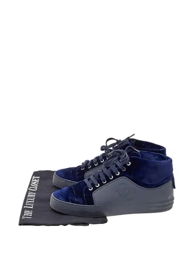 Pre-owned Chanel Cc High-top Sneakers In Blue