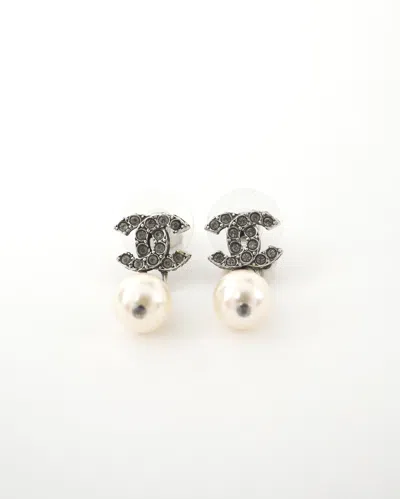 Pre-owned Chanel Cc Icon Series Rhinestones And Pearl Earrings In Silver