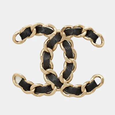 Pre-owned Chanel Cc Interwoven Leather Gold Tone Brooch