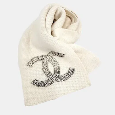 Pre-owned Chanel Cc Ivory Cashmere Scarf In Cream