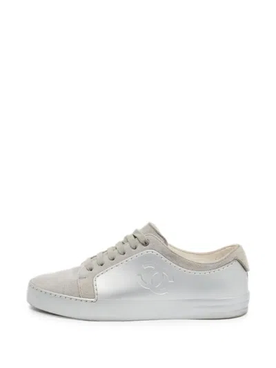 Pre-owned Chanel Cc Lace-up Sneakers In Grey