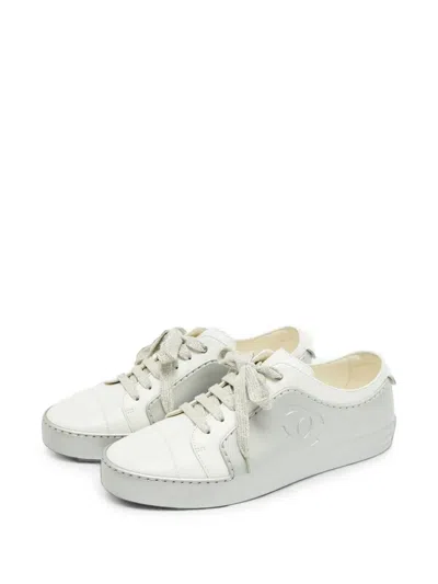 Pre-owned Chanel Cc Lace-up Sneakers In White