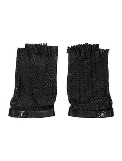 Pre-owned Chanel Cc Lasercut Fingerless Gloves In Black