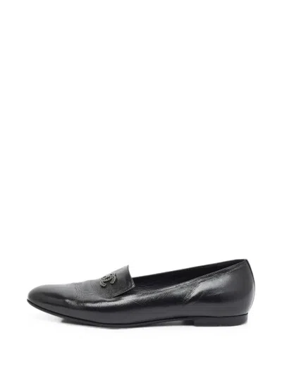 Pre-owned Chanel Cc Leather Loafers In Black