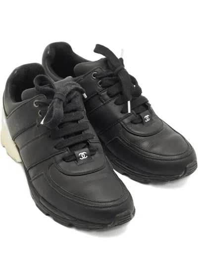 Pre-owned Chanel Cc Leather Sneakers In Black