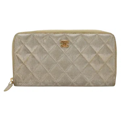 Pre-owned Chanel Cc Leather Wallet () In Silver