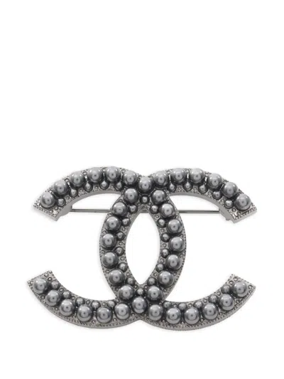Pre-owned Chanel Cc-logo Brooch In Silver
