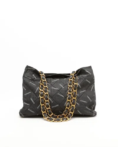 Pre-owned Chanel Cc Logo Chain Tote Bag In Black