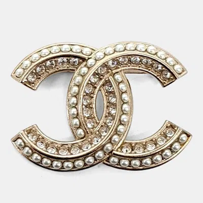 Pre-owned Chanel Cc Logo Crystals Pearl Gold Brooch