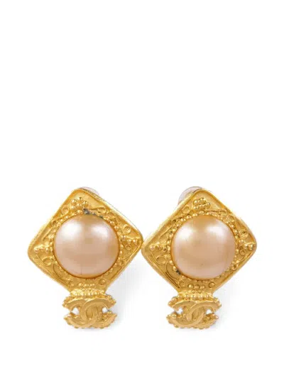 Pre-owned Chanel Cc Logo Earrings In Gold
