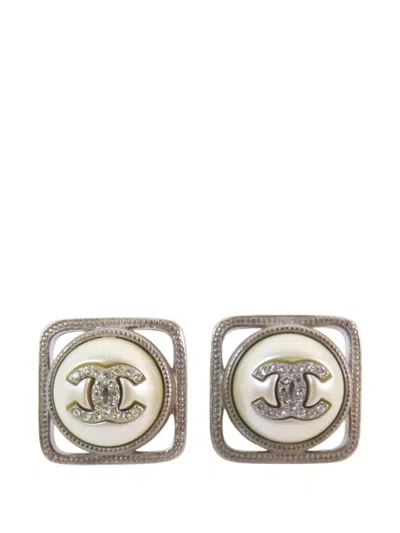 Pre-owned Chanel Cc Logo Earrings In Silver