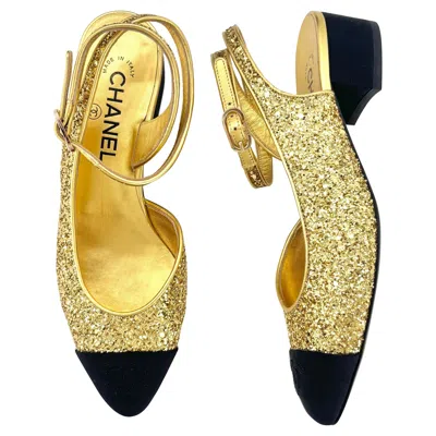 Pre-owned Chanel Cc Logo Glitter And Grosgrain Cap Toe Slingback Platform Heel Pumps 37 In Sand