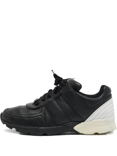 Pre-owned Chanel Cc-logo Leather Sneakers