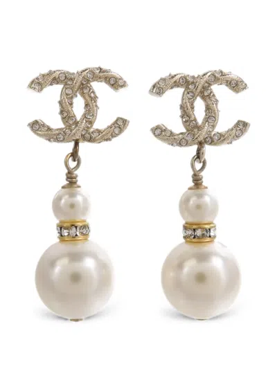 Pre-owned Chanel Cc Logo Pearl-drop Earrings In Gold