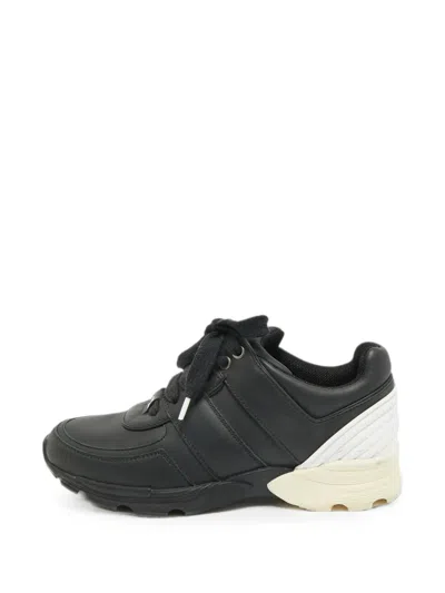 Pre-owned Chanel Cc Logo Sneakers In Black
