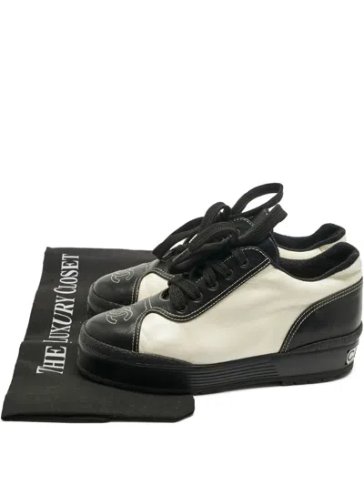 Pre-owned Chanel Cc-logo Sneakers In White