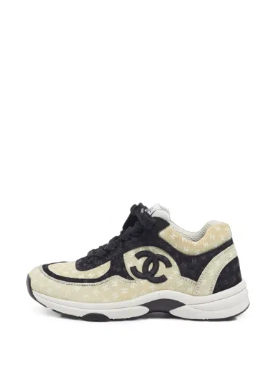 Pre-owned Chanel Cc Logo Suede Sneakers In Neutrals