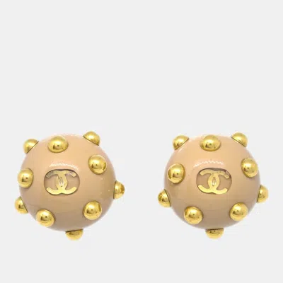 Pre-owned Chanel Cc Logos Studs Button Earrings Beige Gold Clip-on In Sand