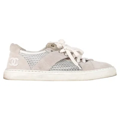 Pre-owned Chanel Cc Low-top Sneakers In Grey Suede And Mesh In Gray
