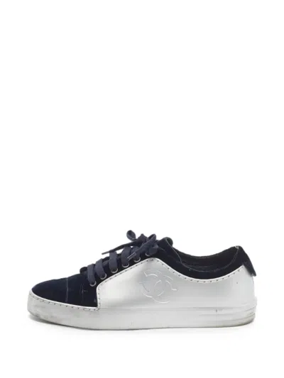 Pre-owned Chanel Cc Low-top Sneakers In Blue
