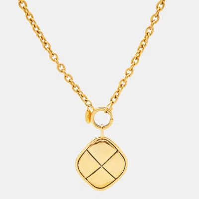 Pre-owned Chanel Cc Matelassé Diamond Shape Gold Tone Necklace